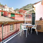 Mada Charm Terrace&carugio *