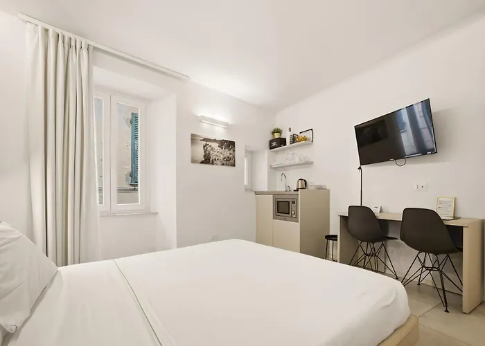 Mada Charm Terrace&carugio فيرناتْسا