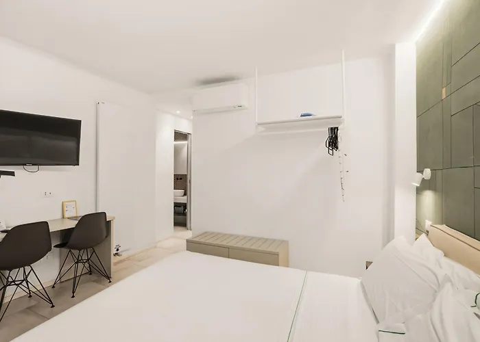 Mada Charm Terrace&carugio فيرناتْسا
